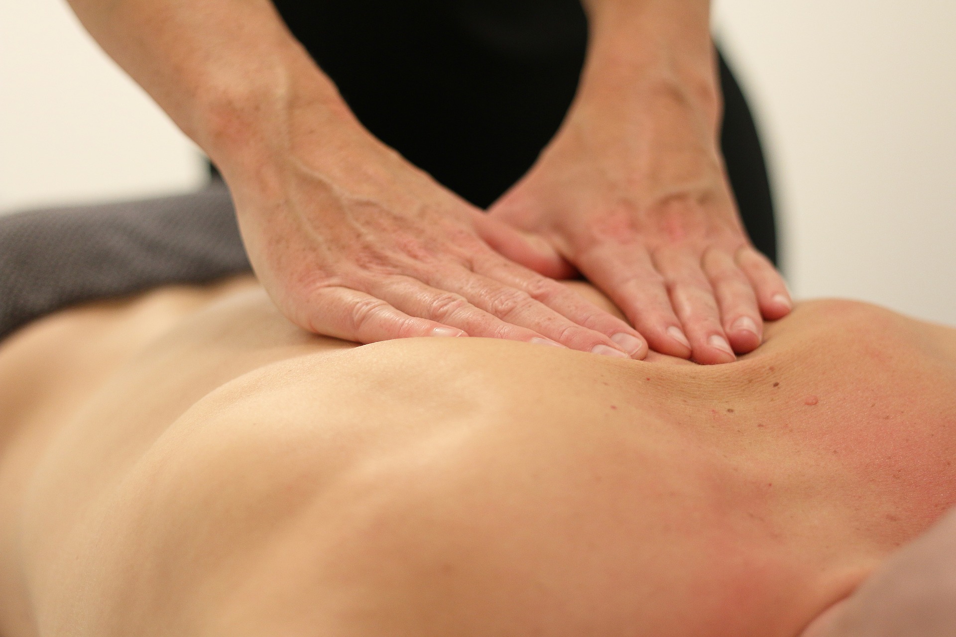 massage-3795691_1920